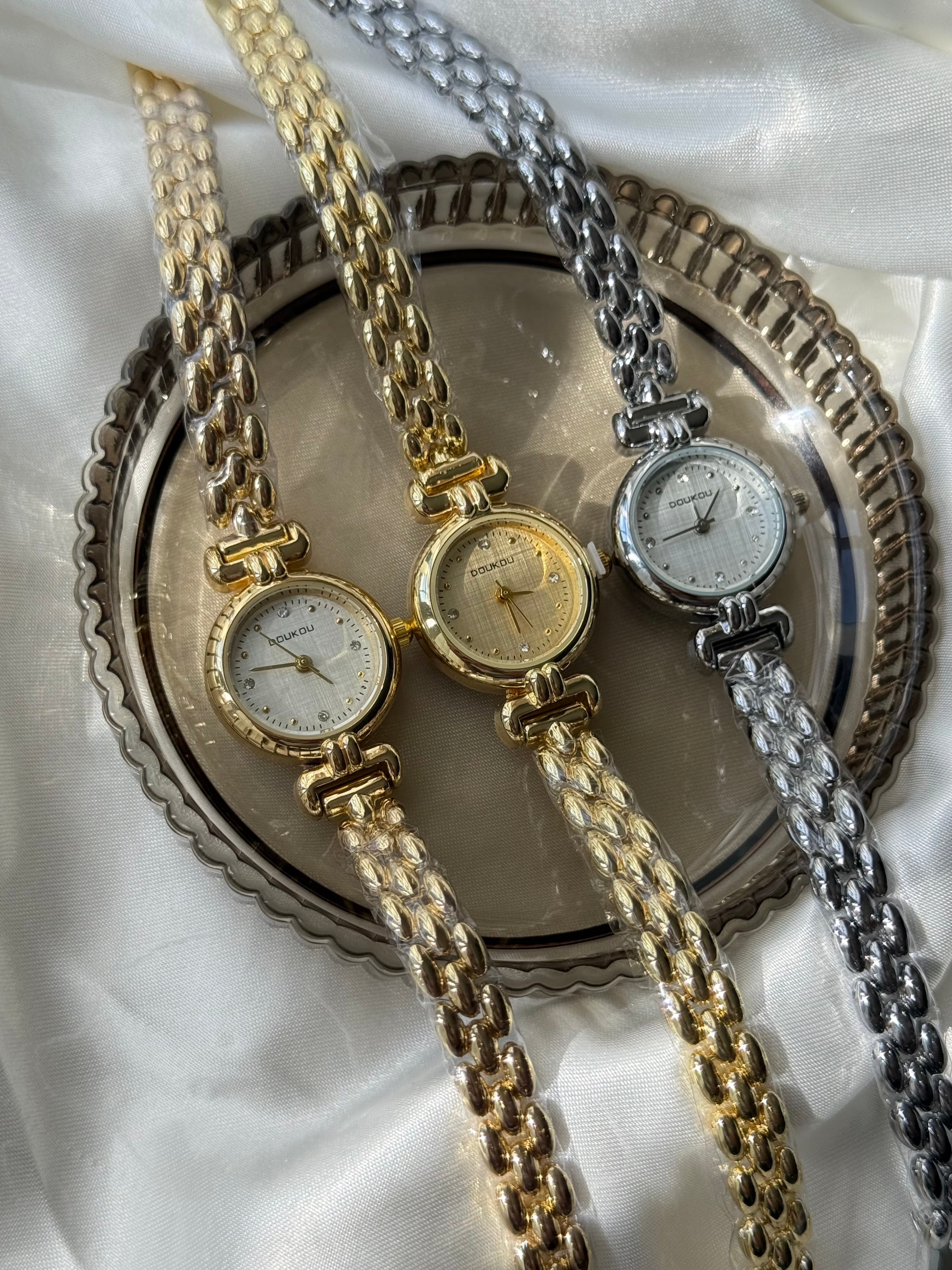 Circle vintage watch