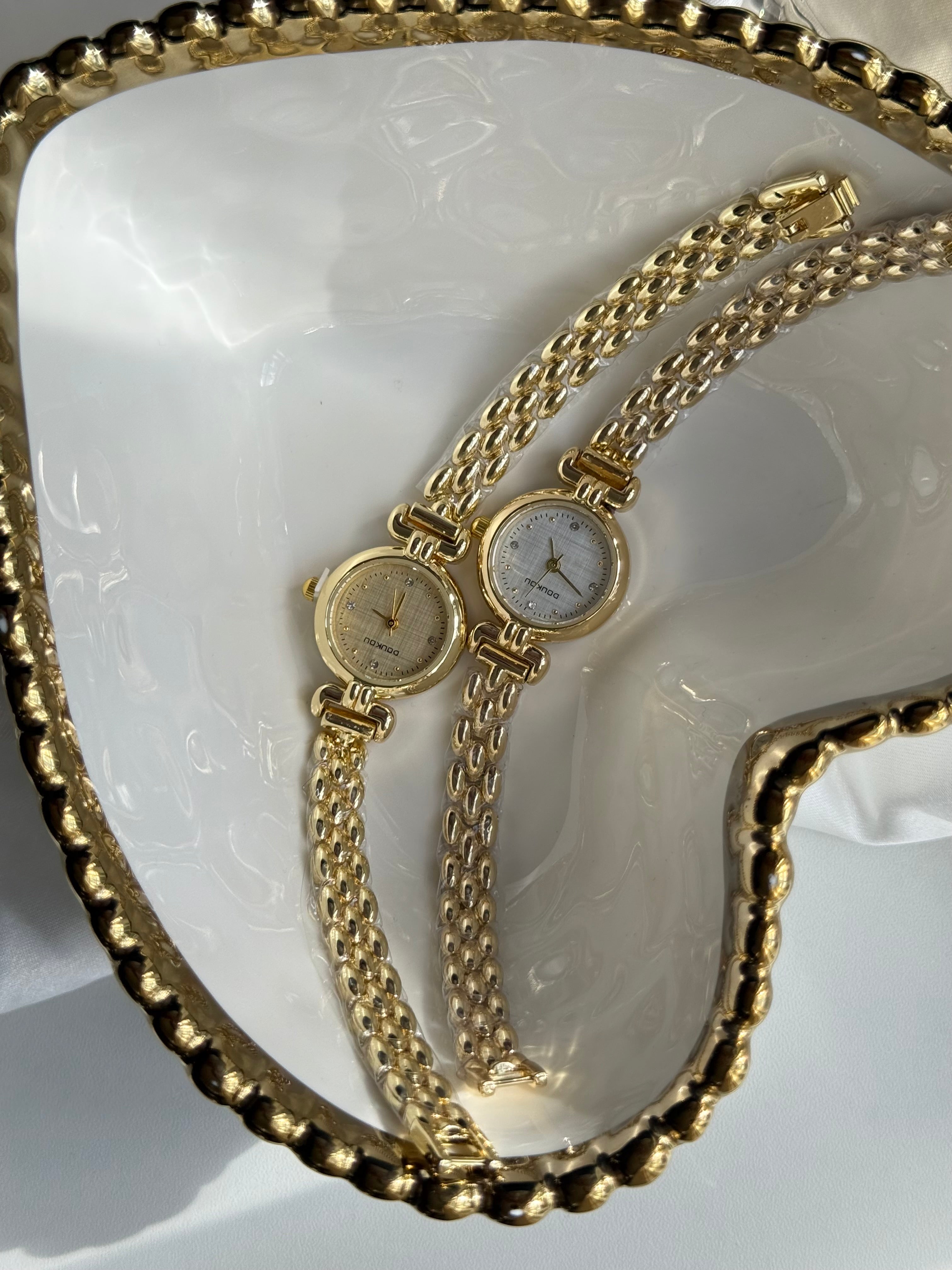 Circle vintage watch