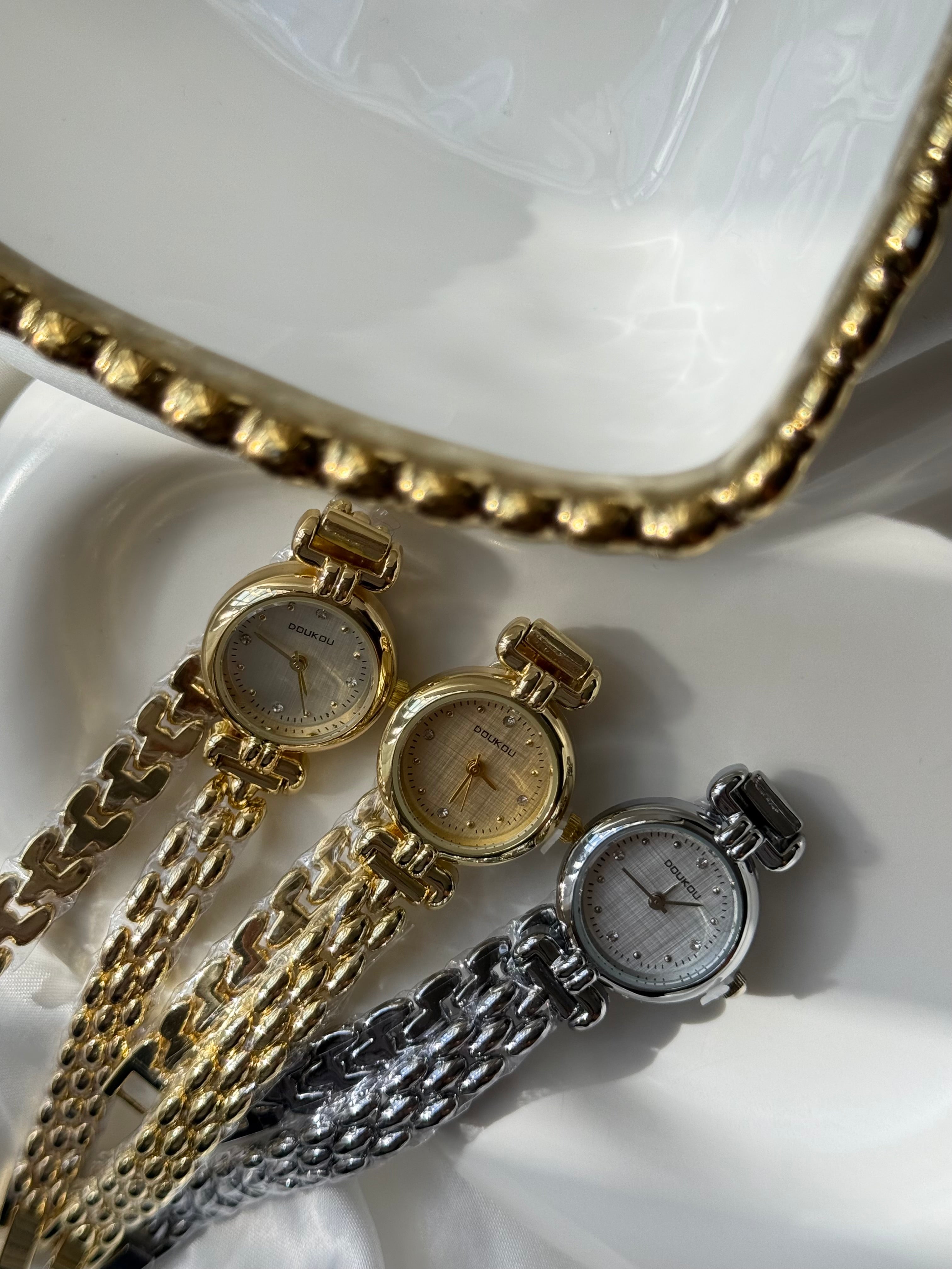 Circle vintage watch